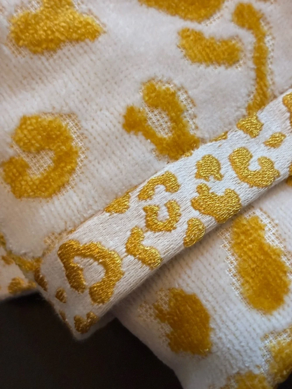 Golden Animal Print bath towels set